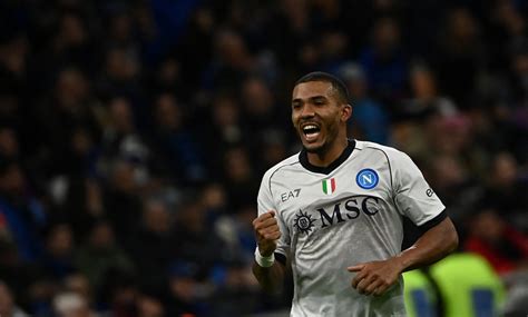 Video Napoli React As Juan Jesus Accuses Acerbi Of Racism Football