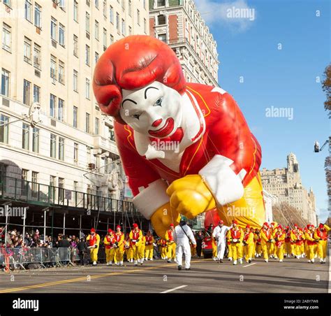 Ronald Mcdonald Giant Balloon Flown Low Because Of High Wind At 93rd Annual Macy S Thanksgiving