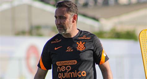 São Paulo x Corinthians Vitor Pereira tem mais de 58 de