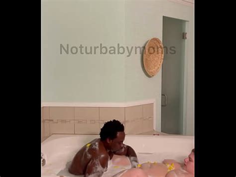 BBW interracial Día de San Valentín follando en el baño parte 1 XVIDEOS