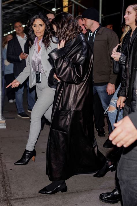SELENA GOMEZ Arrives at Knicks vs Spurs Game at Madison Square Garden