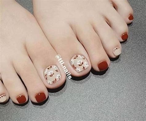 Ngắm nghía mẫu nail chân Tết siêu hot trend
