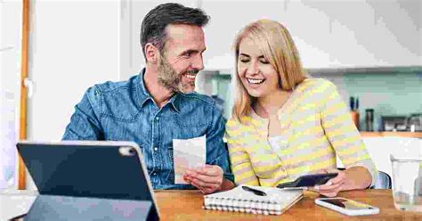 manage finances financial planning  newlyweds lovelifeinsights