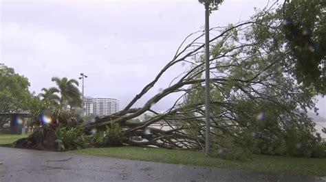 Cyclone Jasper crosses Australia’s east coast as category 2 storm with ...