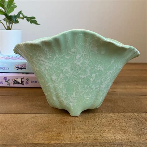 Shawnee Cameoware Mint Green Footed Fan Planter With White Splatter