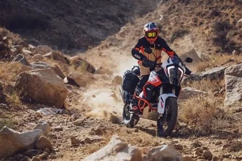 KTM 1290 Super Adventure R 2023 Jeszcze Bardziej Terenowy Dane