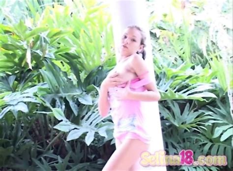 Sexy Solo Teen Outdoors Touches Her Pussy