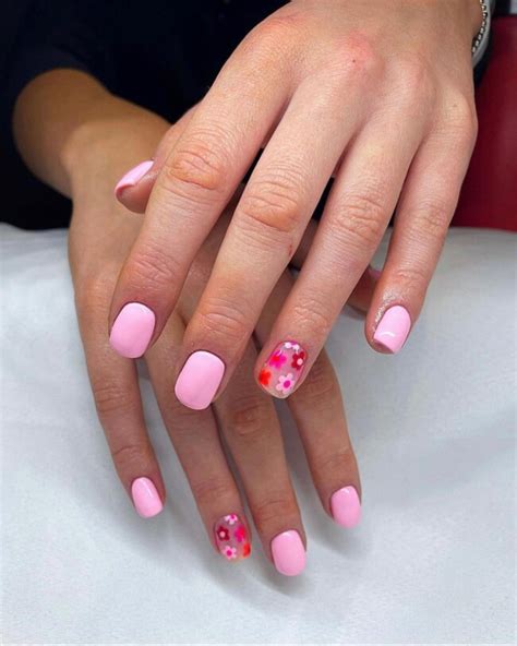 50 Cutest Short Nail Designs For Spring 2022 — Butterfly And Floral Short