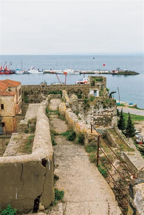 84 best images about Sinop on Pinterest | Statue of, Diogenes of sinope ...