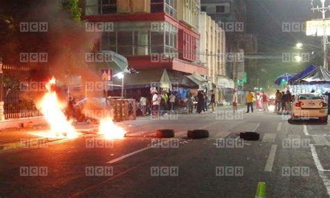 Vendedores Del Centro De San Pedro Sula Protestan Con Quema De Llantas