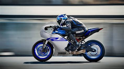 Yamaha R4 Specs : Your World. R World. The Yamaha Supersport Line ...