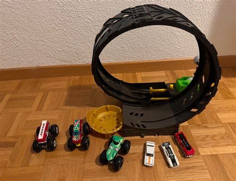 Hot Wheels Looping Rennbahn mit Monstertrucks Gebraucht in Zürich für CHF 25 mit Lieferung