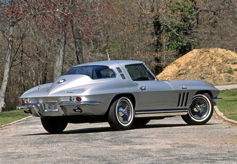 1965 C2 Corvette | Ultimate Guide (Overview, Specs, VIN Info, Performance & More)