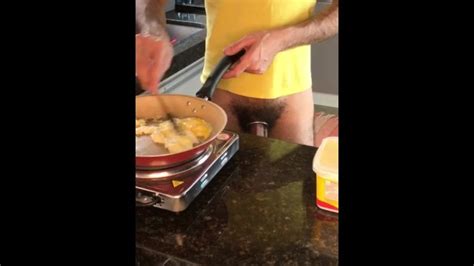 FRYING SKINLED EGG Pornhub Gay