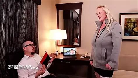 Bystiga Brittiska Bikini Brud Med En Underbar Tjock Kropp Knullar Hennes Fitta XHamster