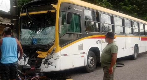 Colisão Entre Dois ônibus Deixa 17 Pessoas Feridas Na Zona Sul Do Recife