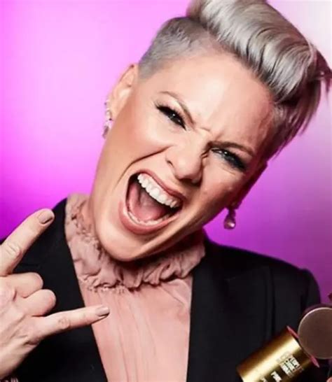 Así se rompen las reglas sexistas La selección de Noruega se niega a usar bikini y P nk quiere