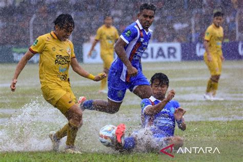 Psbs Biak Kalahkan Semen Padang Fc Di Leg Pertama Final Liga