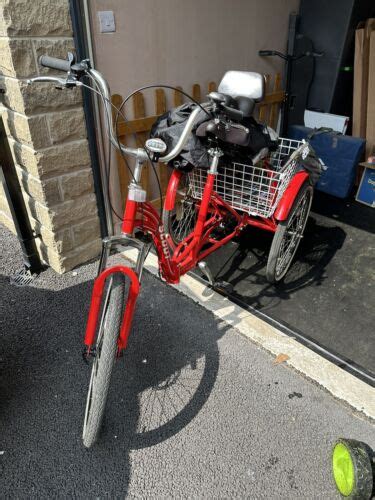 SCOUT ADULT FOLDING TRICYCLE 24 WHEELS 6 SPEED SHIMANO GEARS