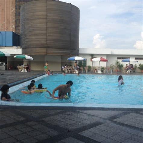 Kolam Renang Gajah Mada Plaza Jakarta Pusat Jakarta