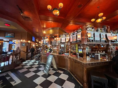 Best Happy Hour in Nashville: Our Expert Picks for 2026