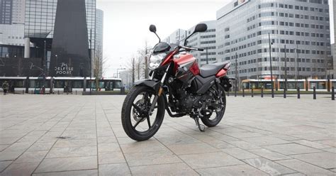 Yamaha YS Xe naked bike cho người mới chơi mô tô