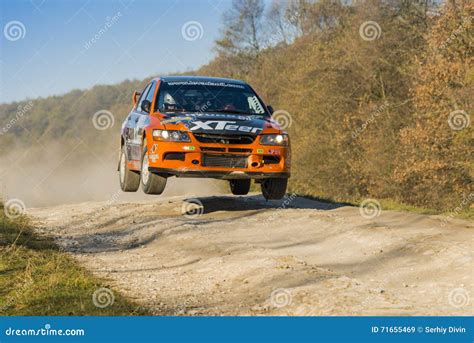 Mitsubishi Lancer Evo VII Competes at the Annual Rally Galicia ...