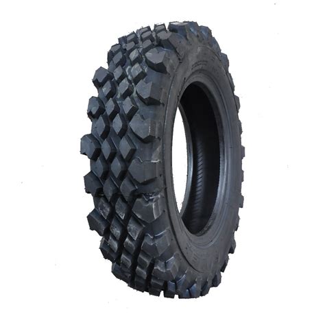 Terenowe opony 4x4 Super Trak 145/80 R13 włoskiej firmy Pneus Ovada.