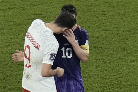 Lewandowski Celebrates Happy Defeat As Poland Advances Soccer