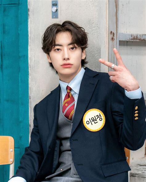 Mỹ nam hot nhờ cảnh nóng gây sốc trong Hierarchy lần từ chối HYPE táo bạo tuyên bố hẹn hò