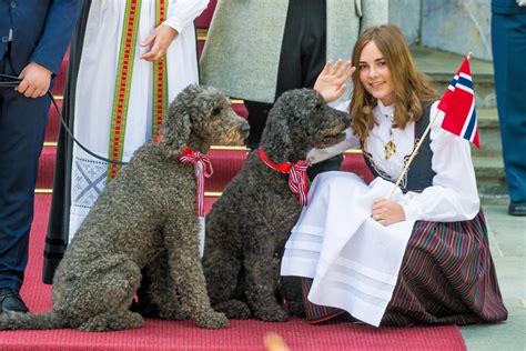 Photo La Princesse Ingrid Alexandra De Norv Ge Avec Ses Chiens Milly