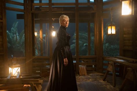 Foto De Helen Mirren Winchester La Casa Que Construyeron Los