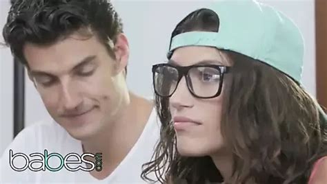 Babes Step Mom Lessons Silvia Lauren And Nick Gill And J Handjob Porn Feat Julia Roca