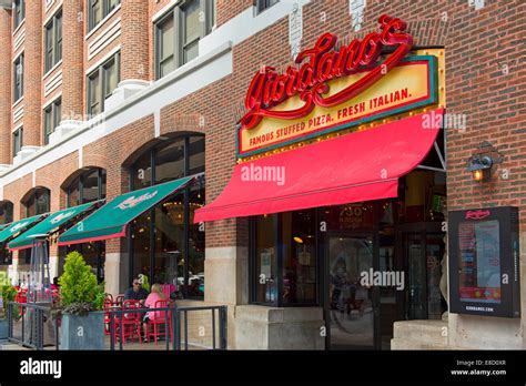 Giordanos In Chicago Famous Stuffed Pizza Restaurant Deep Dish Pizza