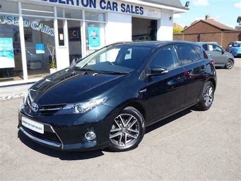 Toyota Auris Vvt I Icon Plus Hatchback 1 8 Cvt Petrol Electric In