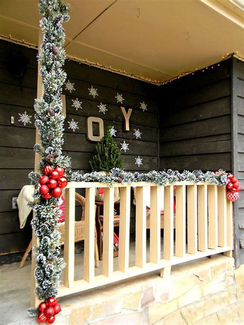 17 ideas para decorar tu balcón o terraza en esta Navidad