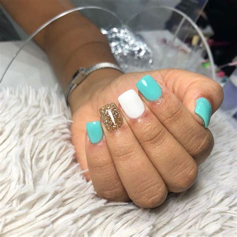 Pin de Melissa Puskaric en nagels Uñas turquesas Esmalte de uñas