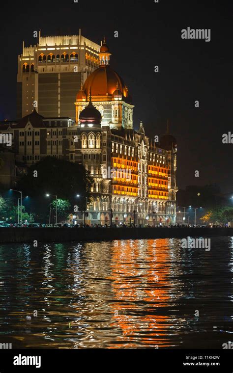 Nightlife in mumbai hi-res stock photography and images - Alamy