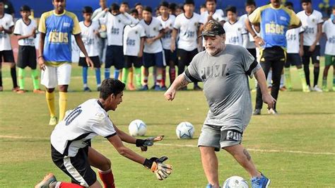 Stadium in Bengal’s Barasat named after Maradona - The Hindu