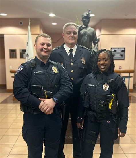 Two New Glen Carbon Police Officers Sworn In Edglentoday