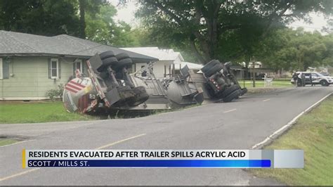 Residents Evacuated After Trailer Spills Acrylic Acid Youtube