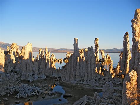 Tufa spires: Mono Lake, California