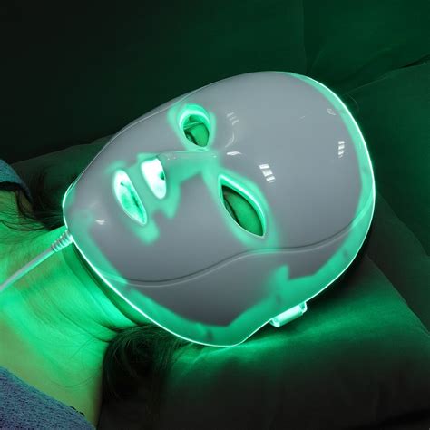 Led маска для лица - эффект, лед терапия, отзывы | expertcosmo.ru