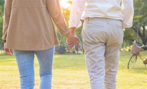 Old Couple Holding Hands Stock Photos, Images and Backgrounds for Free ...