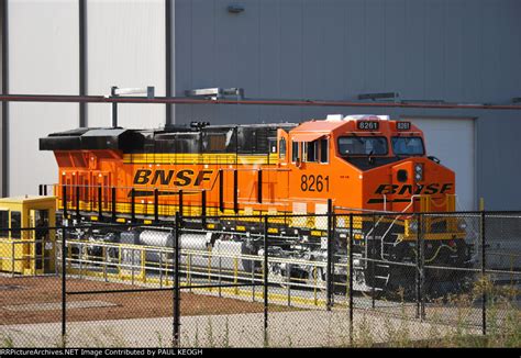 Bnsf 8261 On The Transfer Dolly Wait To Join Her Sisters Bnsf 8246 And