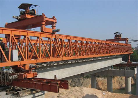 300 Ton Launching Crane Concrete Lifting Crane Bridge Girder For Metro