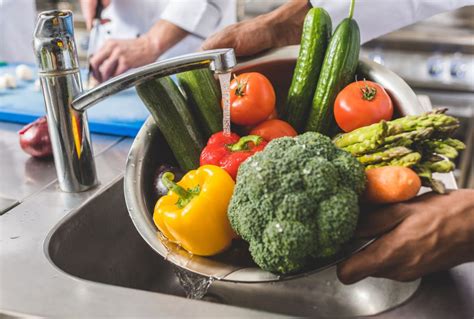 La Guía Definitiva para Lavar la Fruta y la Verdura de Forma Correcta