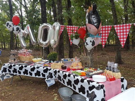 Cow Themed Party Party Themes Birthday Theme Table Decorations