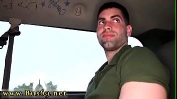 Gran granja gratis sexo gay vs tío blanco con piercing de polla obtiene culo en XVIDEOS