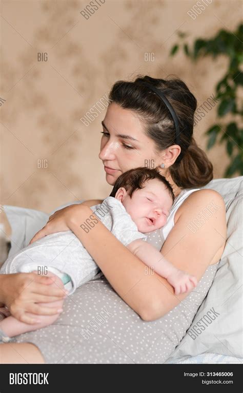 Baby Sleeping With Mom At Richard Swinney Blog